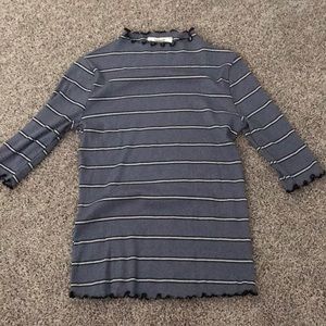 Quarter sleeved shirt